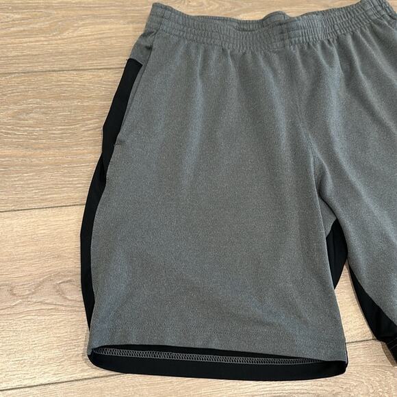 REEBOK Gray Black Speedwick Polyester Pull-On Active Lounge Shorts Size Medium - Picture 2 of 12